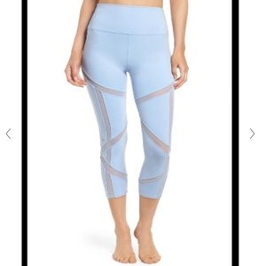 Alo yoga 7/8 length leggings - light blue size small